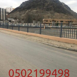 أنواع المواد المستخدمة في تسوير الأراضي